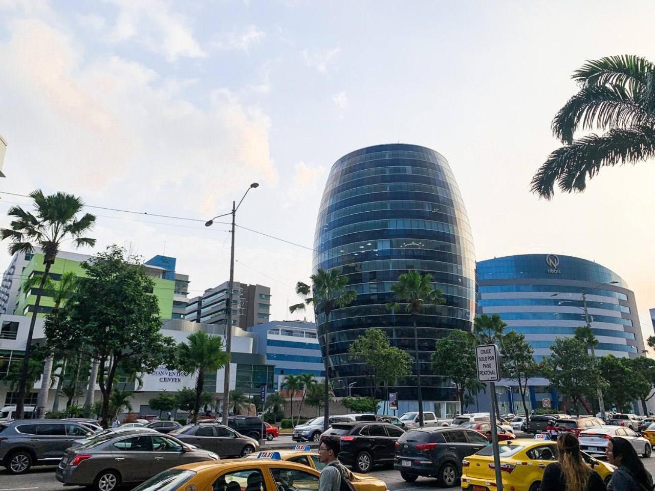 Apartment Lujoso Depa Con Vista A Todo Guayaquil! *